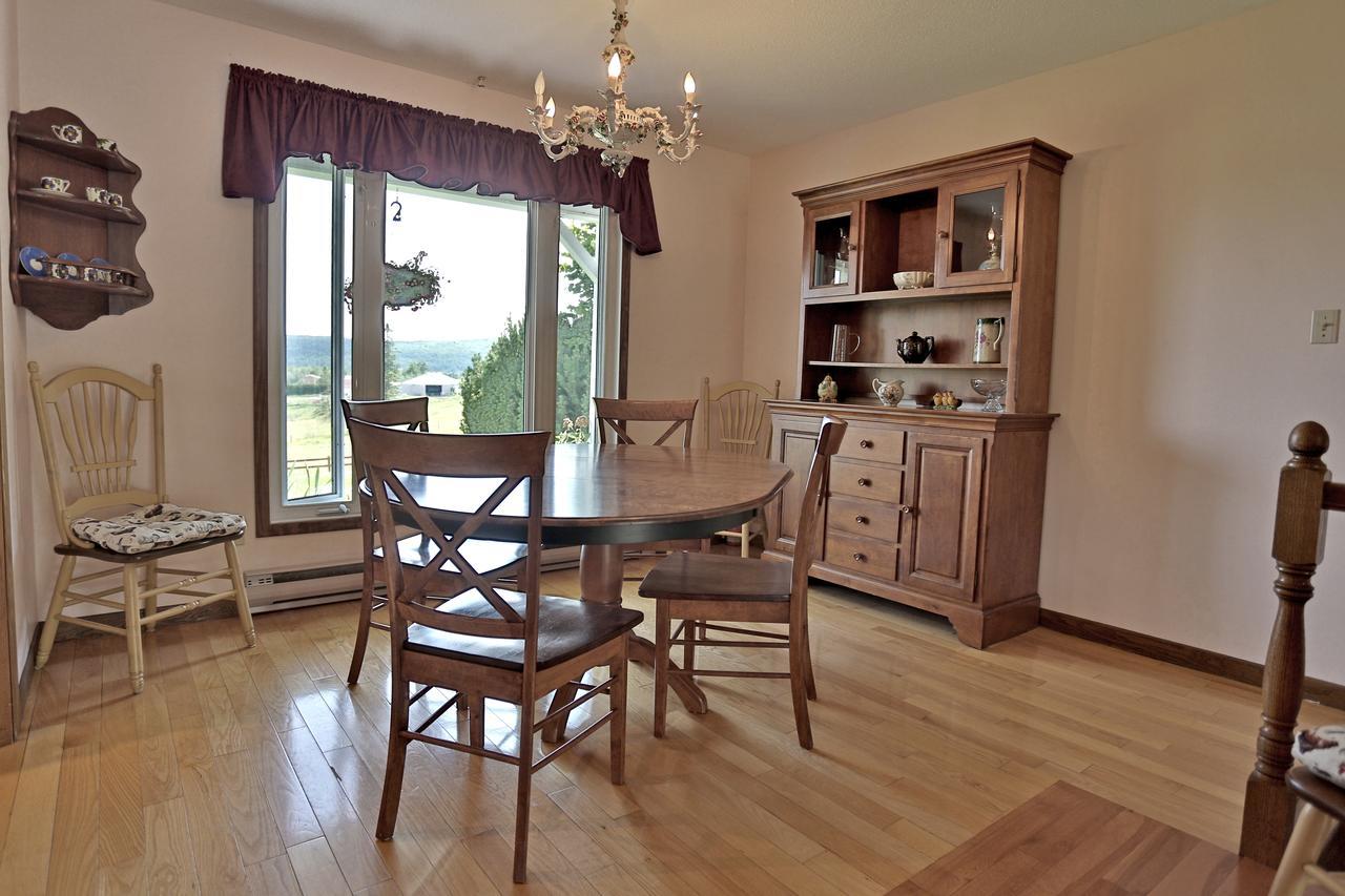 Bed and Breakfast Ranch St-Hubert à Saint-Hermenegilde Extérieur photo